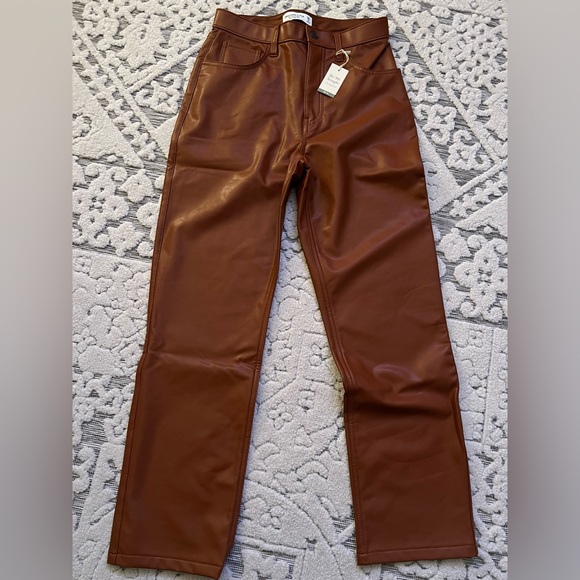 Abercrombie & Fitch - Women’s Vegan Leather 90s Straight Ultra High Rise Pants - Picture 4 of 5